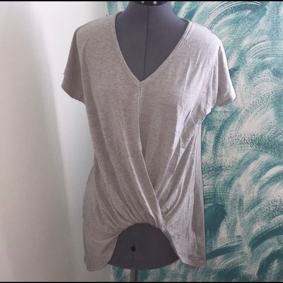 Tops - 💥FINAL PRICE💥 Grey Twist Knot Top